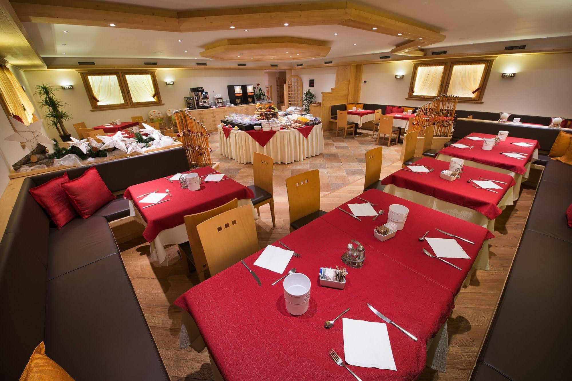 Hotel Meeting Livigno Kültér fotó